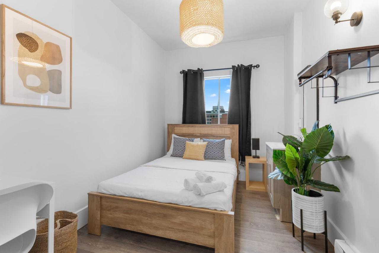 Le Sand & Stone Hotel Montreal Bagian luar foto