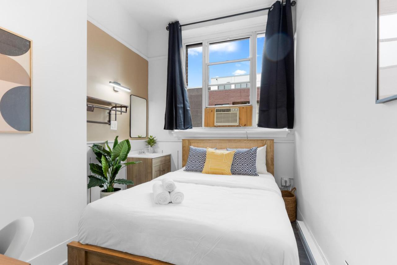 Le Sand & Stone Hotel Montreal Bagian luar foto