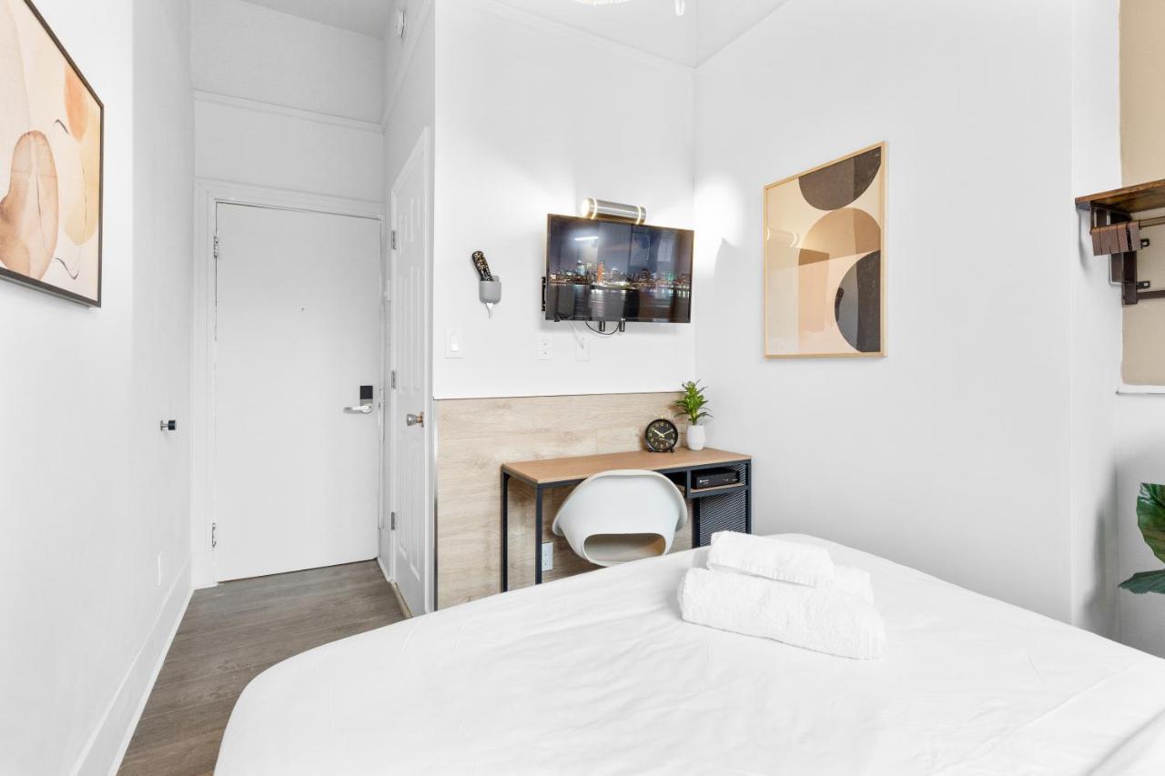 Le Sand & Stone Hotel Montreal Bagian luar foto