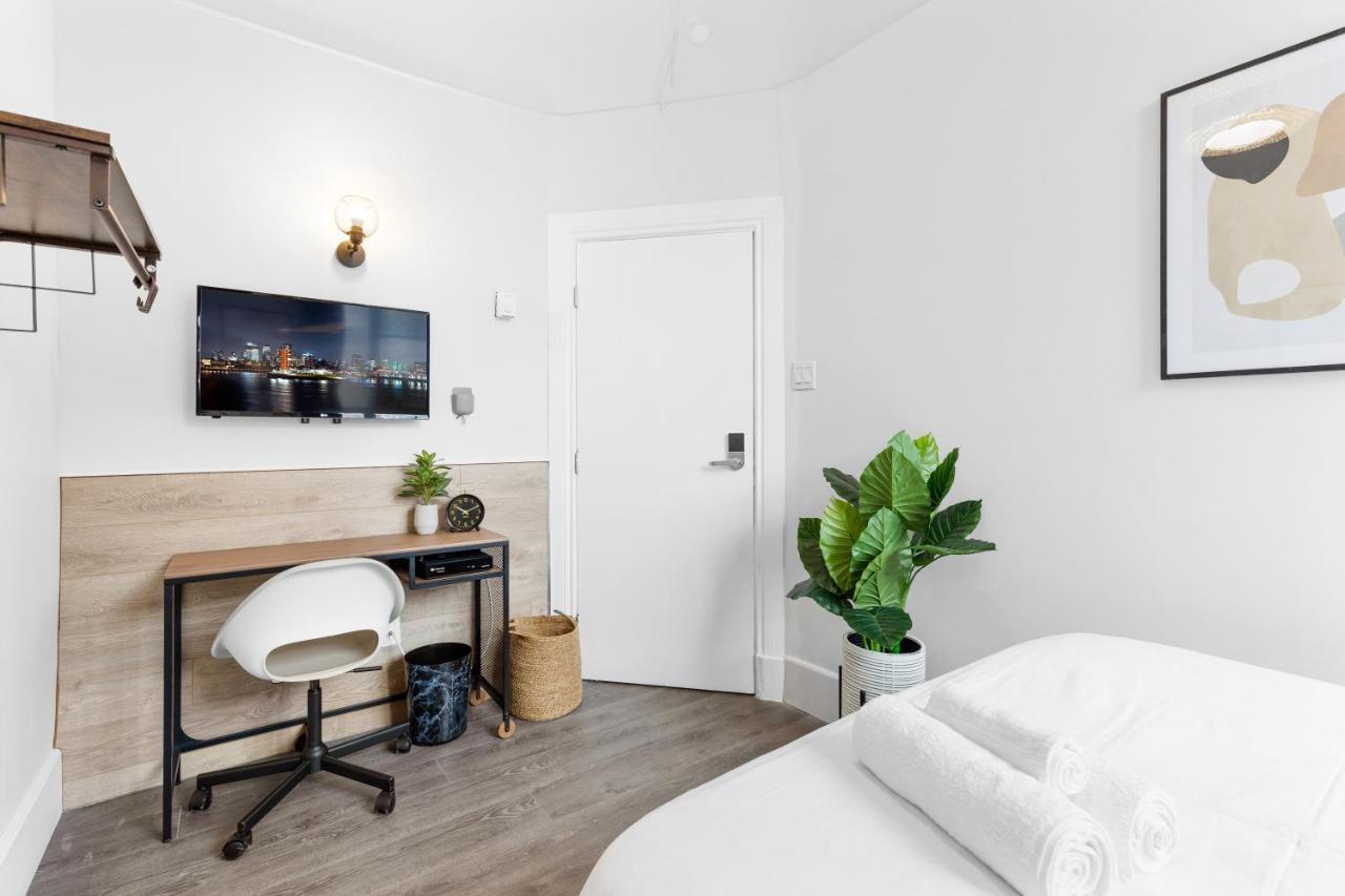 Le Sand & Stone Hotel Montreal Bagian luar foto