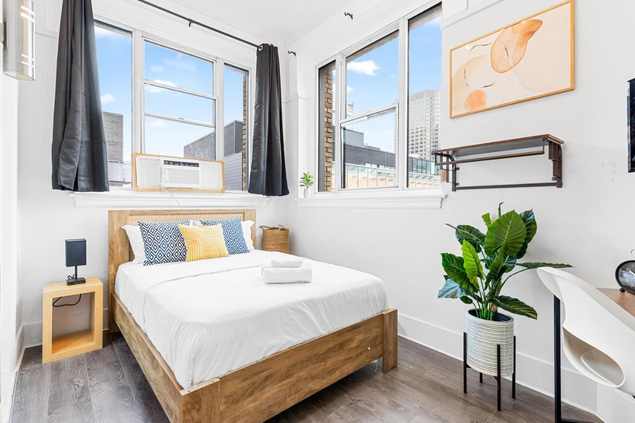 Le Sand & Stone Hotel Montreal Bagian luar foto