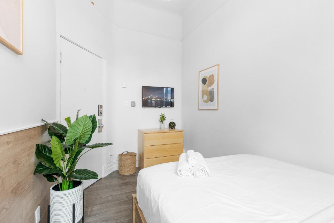 Le Sand & Stone Hotel Montreal Bagian luar foto