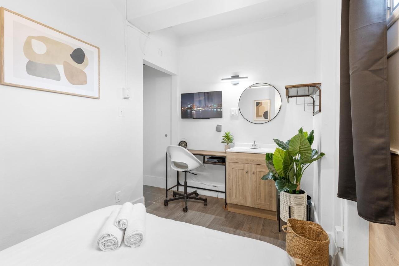Le Sand & Stone Hotel Montreal Bagian luar foto